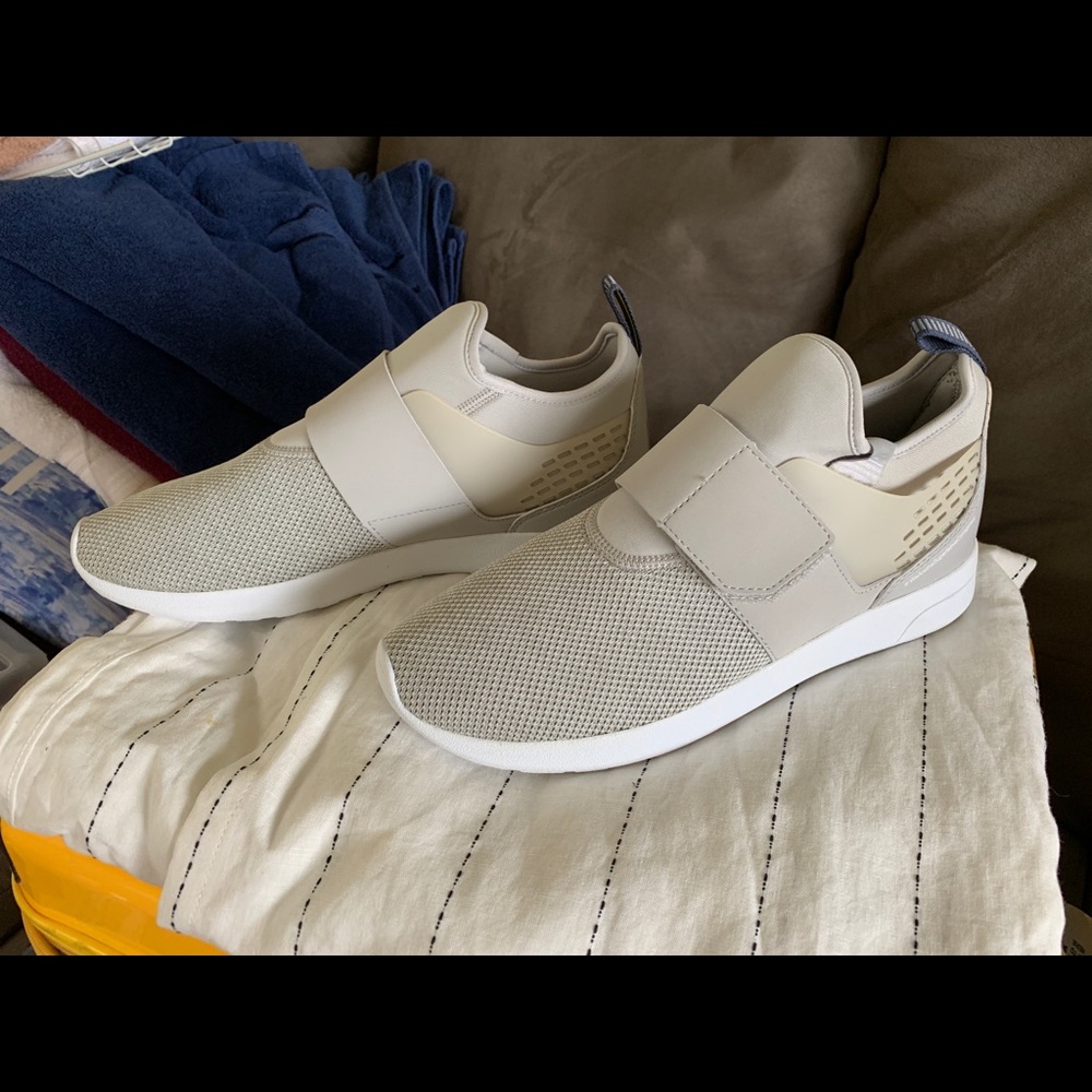 WSEC Slip On gray sneakers
